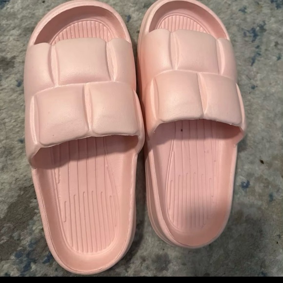 Flower Petal Style Soft Slippers Female for Home Non slip - Picture 3 of 3